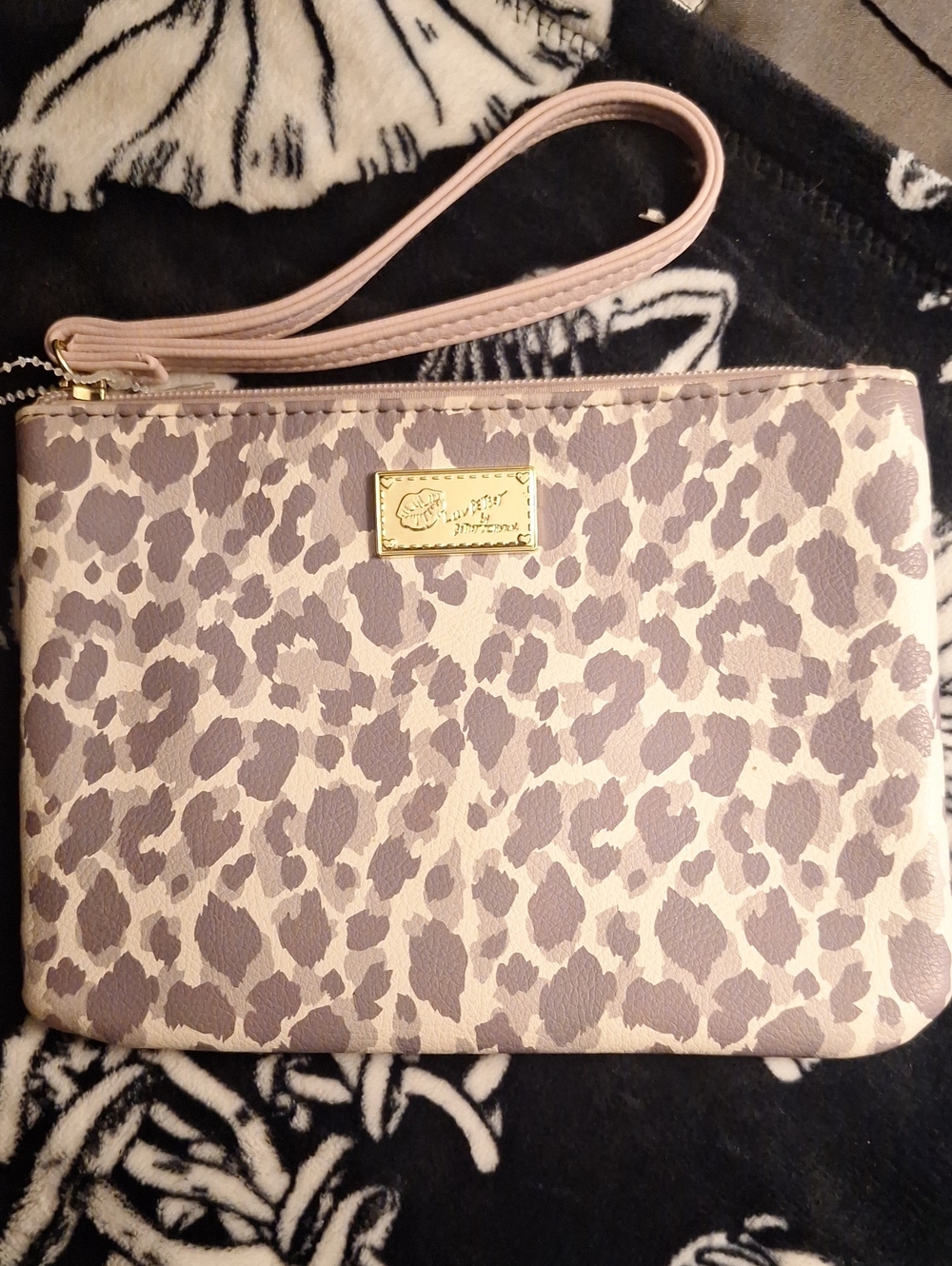 Betsey Johnson Pink Leopard Print Wristlet Clutch